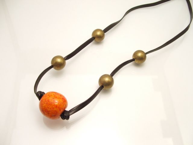 "Narancs gömb" kerámia lánc